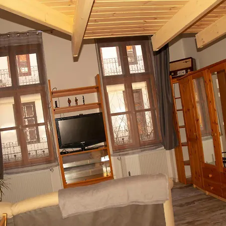 Western Apartman *